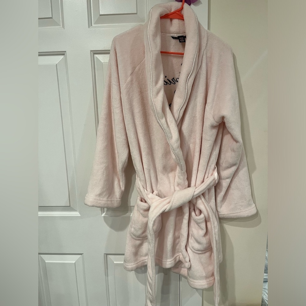 Victoria’s Secret cozy plush robe - Picture 4 of 6